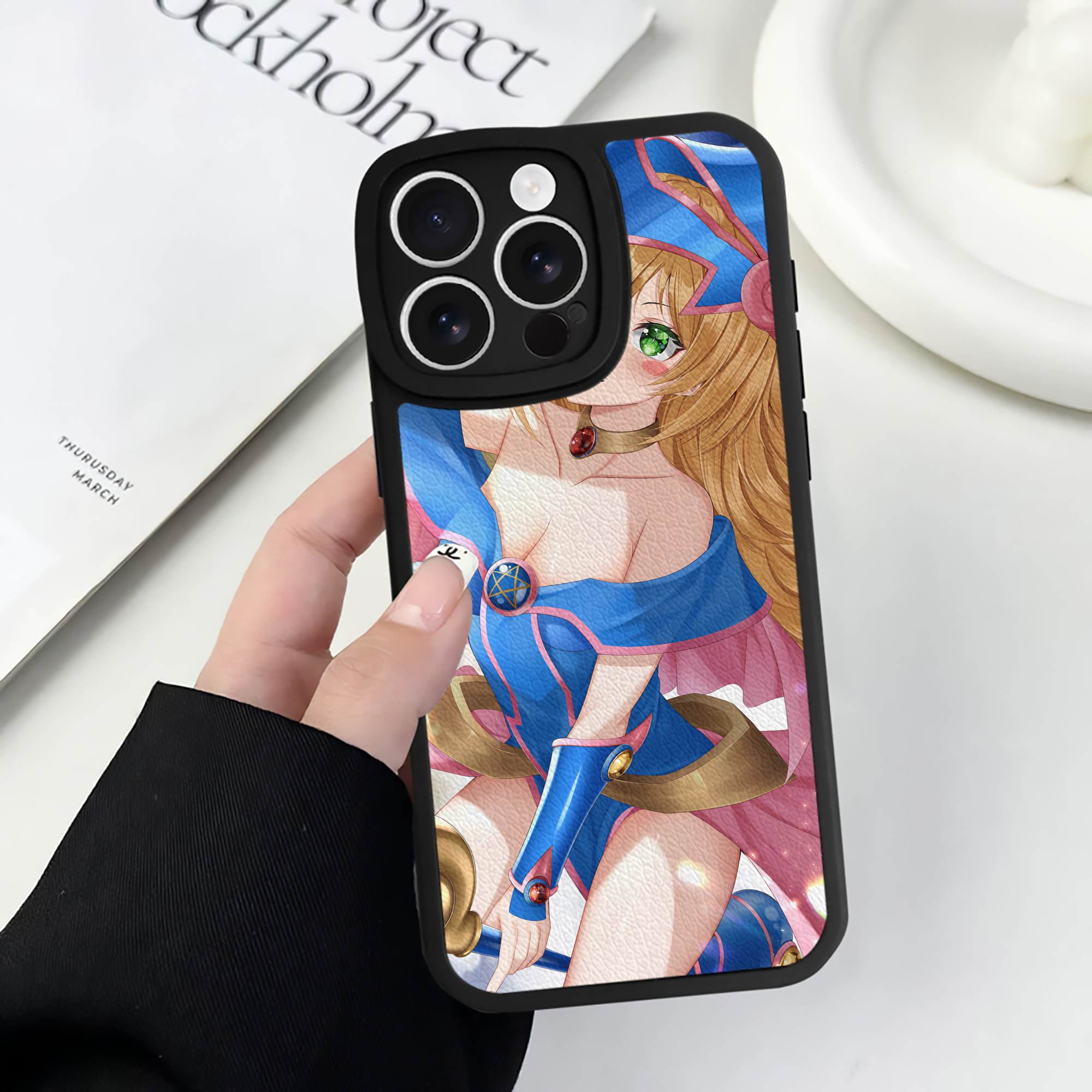 （画像用） 遊☆戯☆王 Yu-Gi-Oh! 【iPhone 16シリーズ対応】シリコンスマホケース（レザー調） 材質：シリコン